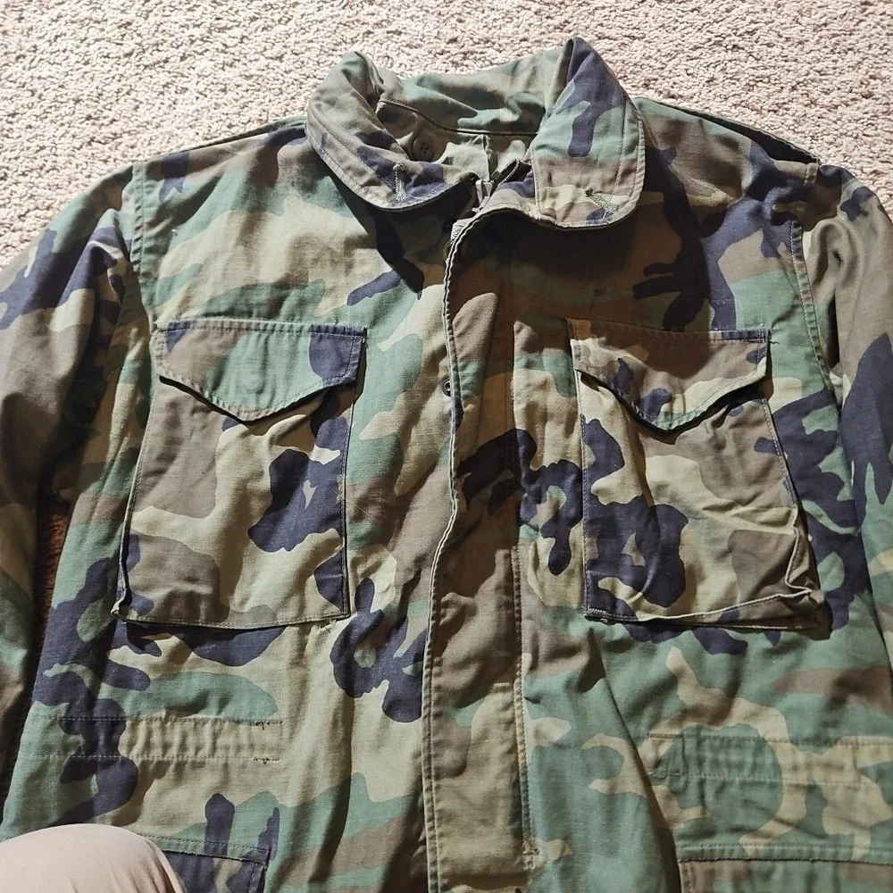 US Army Cold‎ Weather Field Jacket Woodland Camo Men's Medium Regular